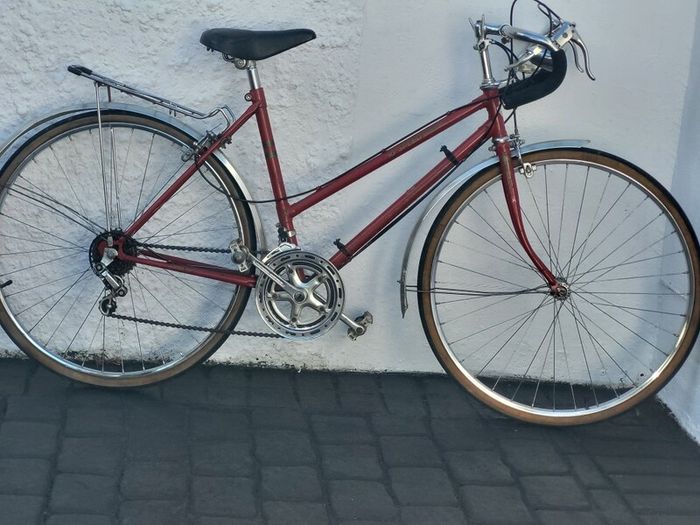 Female Road Bike Old Skool Nice Condition