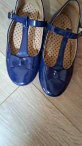 girls navy shoes