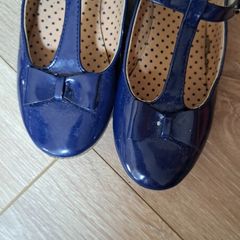 girls navy shoes