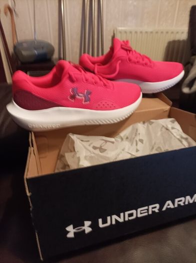 Trainers under armour