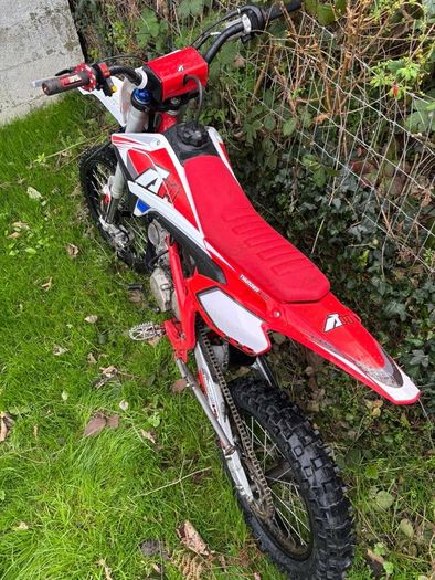 Apollo 140cc dirt bike