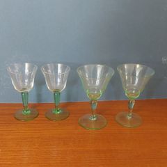 Two Pairs of Fabulous Vintage Cocktail/Liqueur/Small Wine Glasses in Clear and Green Glass, Unknown Makers, but Quality Hand Blown Glass