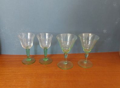 Two Pairs of Fabulous Vintage Cocktail/Liqueur/Small Wine Glasses in Clear and Green Glass, Unknown Makers, but Quality Hand Blown Glass