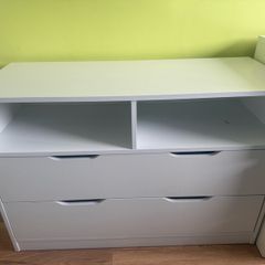 Chest of drawers