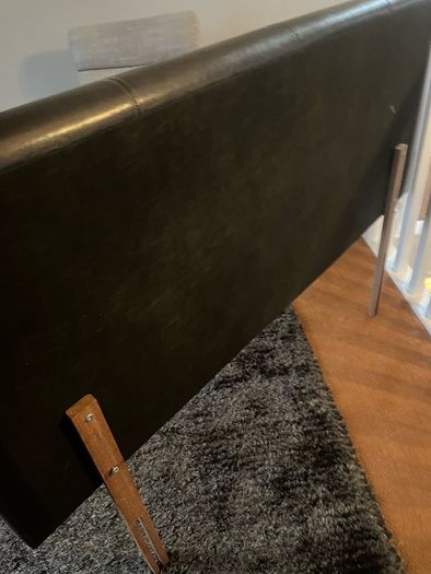 Double headboard .