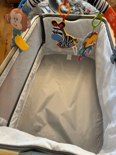 Tutti Bambino Cozee Co-Sleeper.
