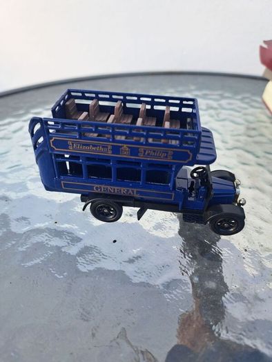 old buss model