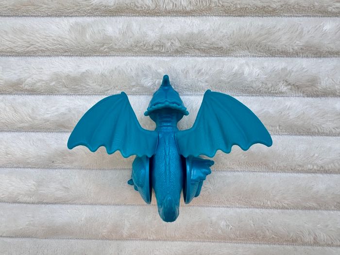 Disney How to Train Your Dragon Burger King  Stormfly Rolling action Figure approx. 10 cm. Used Please see photos