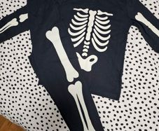 Halloween tracksuit for age 9-10.Brand new