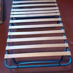 Fold up metal single bed