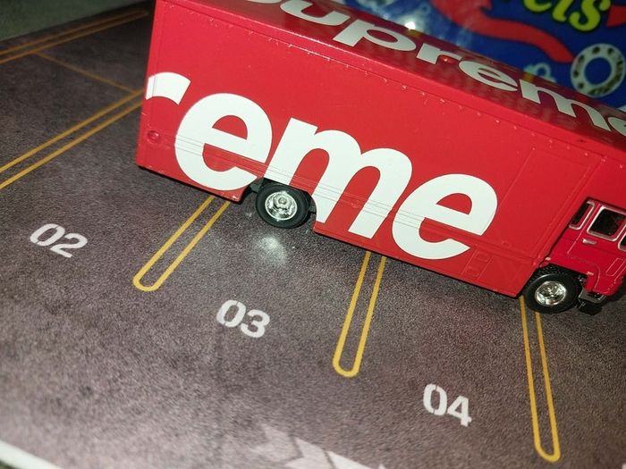 Supreme x Hot Wheels Fleet Flyer transport truck extremely rare