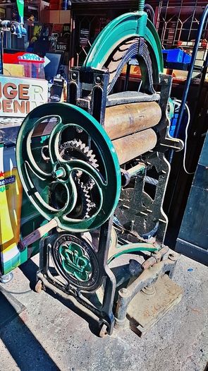 Antique 1800s heavy duty clothes mangle