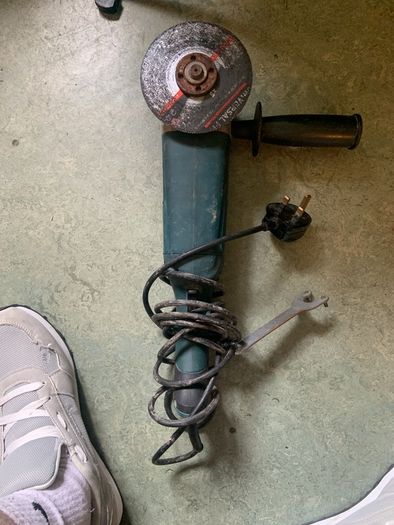 WorkZone Makita 9-inch Angle Grinder