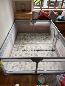 Baby play pen