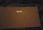 Les dous du petite livre d'Anna magdalena Bach.sheet music book.