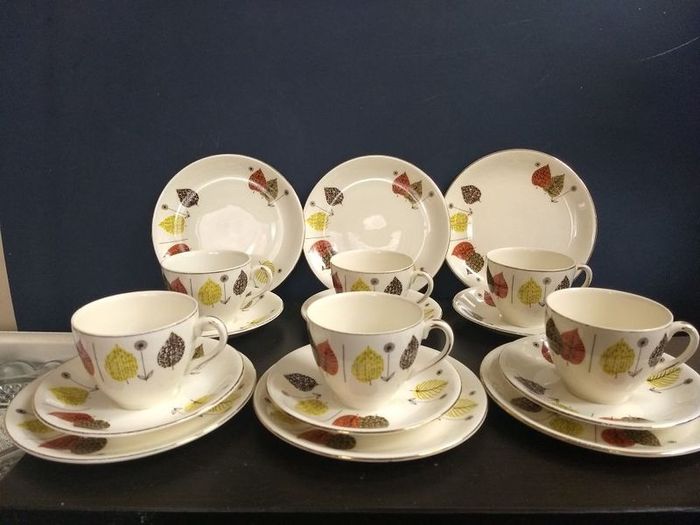 Fabulous Set of Six Mid Century Modern Alfred Meakin Teaset Trios "Gay Fantasy" Pattern from the 1950's