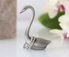 Metal Swan Ring Holder