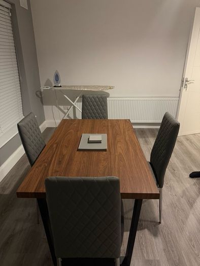Dining Table & Chairs