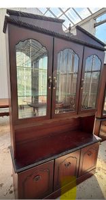 Large display cabinet