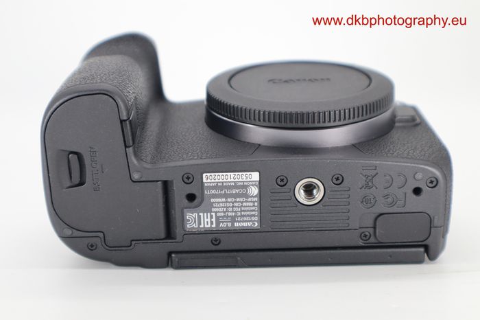 Canon Eos R Mirrorless Camera #0568