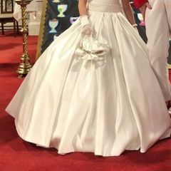 Communion dress  ,, real the add first pls