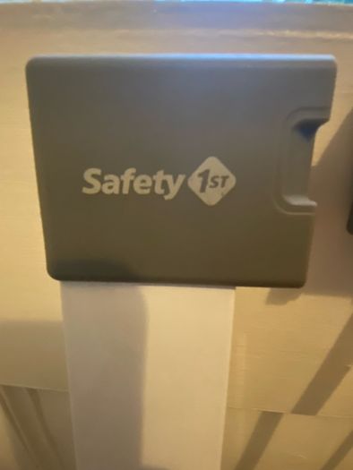 Safety 1st U-Pressure Fit Easy Close SecureTech Metal Gate