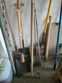 shovel / spade