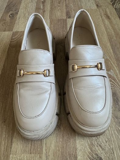 Cream shoes, size UK5(38)