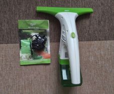 Maxivac rechargeable window cleaner