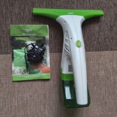 Maxivac rechargeable window cleaner