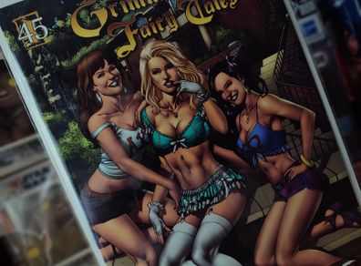 Grimm Fairy Tales ! Issue #45 ! Cinderella Revisited ! 2010 ! by Zenescope Entertainment !