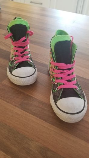 Girls Converse