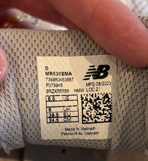 New Balance, size 6