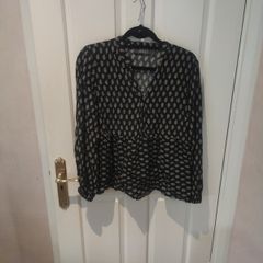 navy print top
