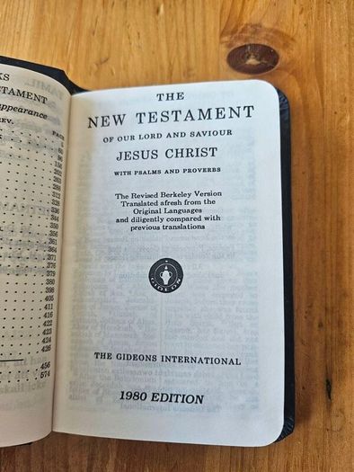 New Testament- Psalms Proverbs. X 2 Vintage 1980s  Pocket Size Hardback In Good Condition.  See Photos For Same.