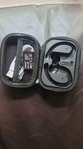 Airbuds box