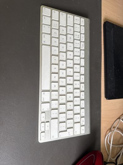 Apple A1314 Bluetooth Wireless Keyboard Silver Original