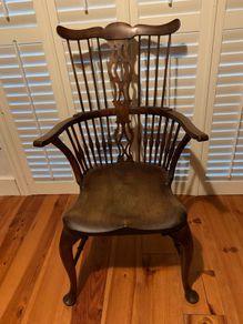 Georgian yoke-back Windsor armchair