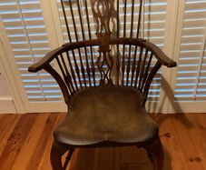 Georgian yoke-back Windsor armchair