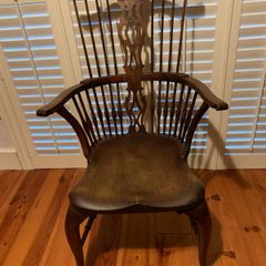 Georgian yoke-back Windsor armchair