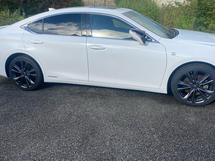 2019 Lexus Es 300h F Sport  Cvt
