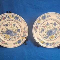 2 beautiful Masons Ironstone dinner plates in the "Regency" pattern, England, c. 1940-1950.