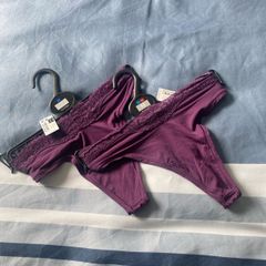 Size 40-42 (10-12) thongs x2