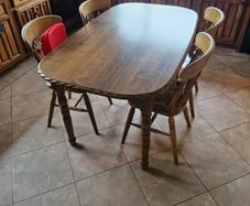 Table 4 chairs