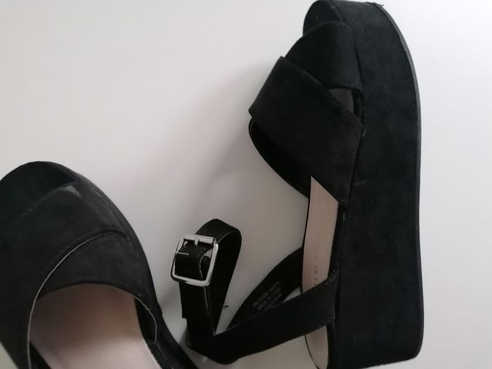 Black Shoes