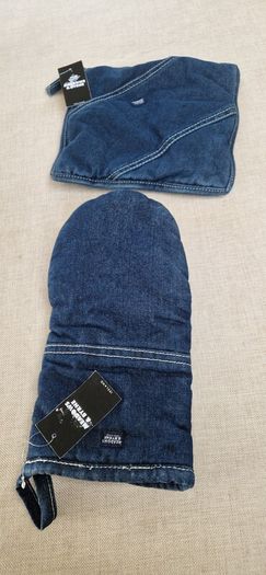 Apron, oven mitt and pot holder