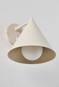 Arilda iron wall lamp