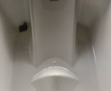 Spacious bath tub for babies