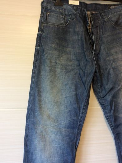 Brand New. Jack And Jones Mens Jeans. Waist 36 Inches. Inside Leg 30 Inches. Retail At 50euro. Selling 30 Euro. Collect In Dublin Or Receive Via Post.