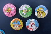 KELLOGGS MUSICAL BADGES (with light-up eyes) - promotional badges (1990 &amp; 1991). Includes the full set of Coco Pops badges.
